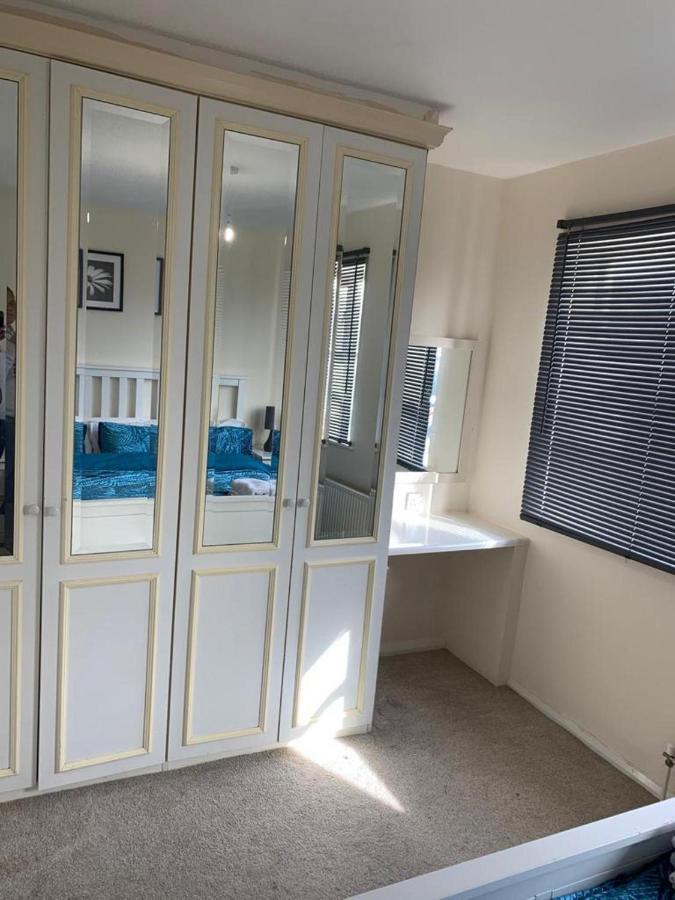 Charming 2-Bed House In Londonヴィラ エクステリア 写真