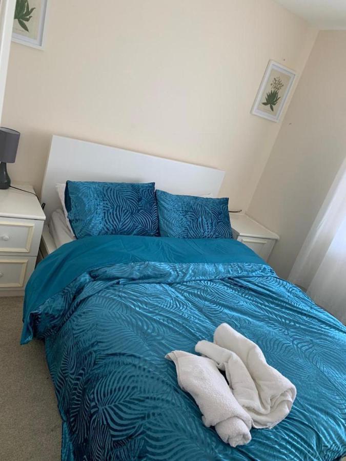 Charming 2-Bed House In Londonヴィラ エクステリア 写真